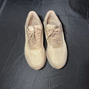 ALO Yoga Tan Athletic Shoes